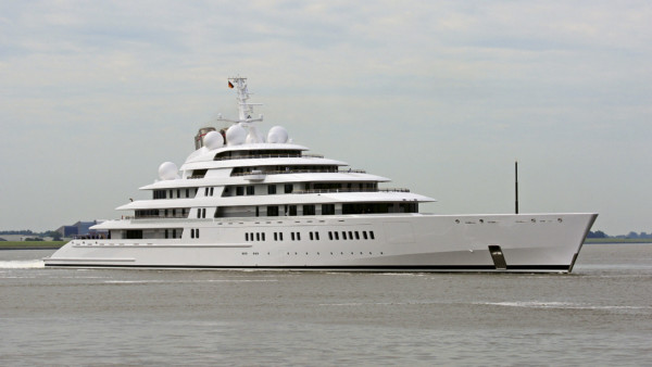 Azzam 180m